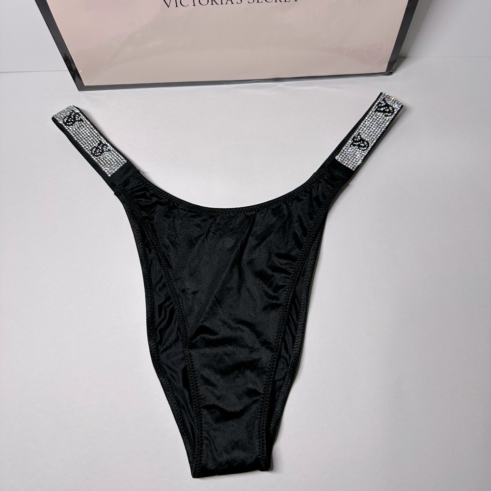Victoria's Secret Very Sexy Shine Strap Brazilian Panty. 🖤